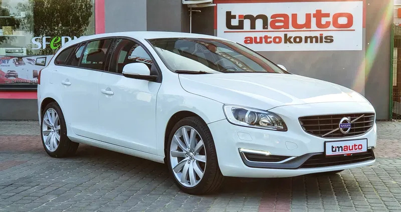 volvo v60 zachodniopomorskie Volvo V60 cena 55900 przebieg: 212000, rok produkcji 2017 z Kraków